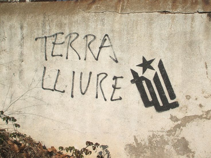 1200px-Pintada_Terra_Lliure